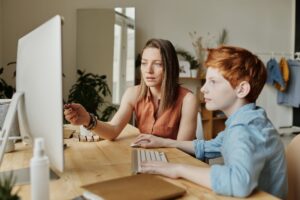 Digital Parenting: A Complete Guide to Raising Tech-Savvy Teens